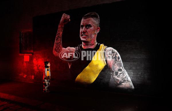 AFL 2017 Media - Melbourne Turns Yellow and Black - 555148