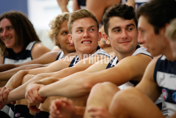 AFL 2018 Media - Geelong Cats Team Photo Day - 567805