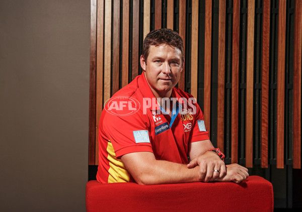 AFL 2018 Portraits - Stuart Dew - 574554