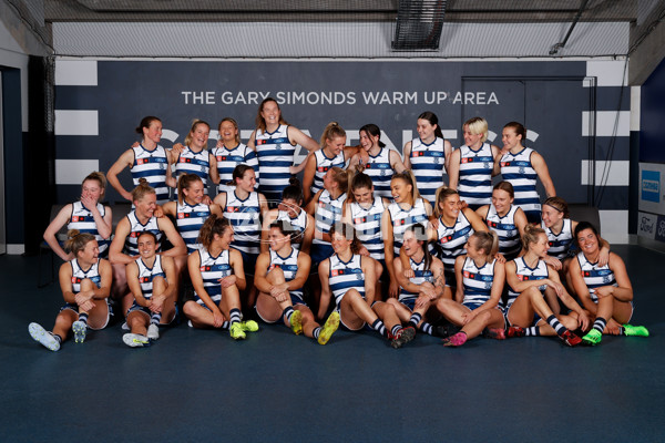 AFLW 2022 Media - Geelong Team Photo Day S7 - 984226