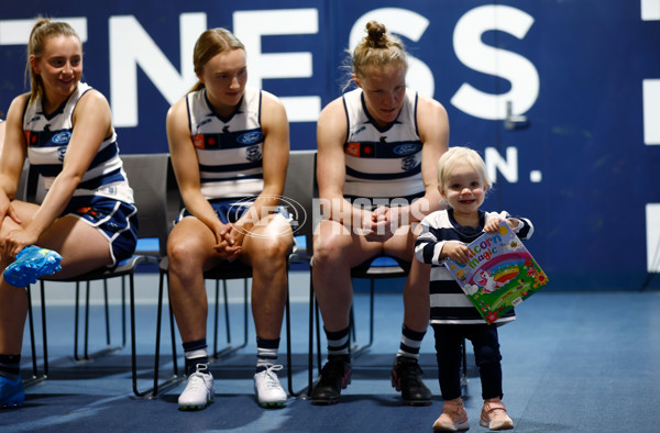 AFLW 2022 Media - Geelong Team Photo Day S7 - 984272