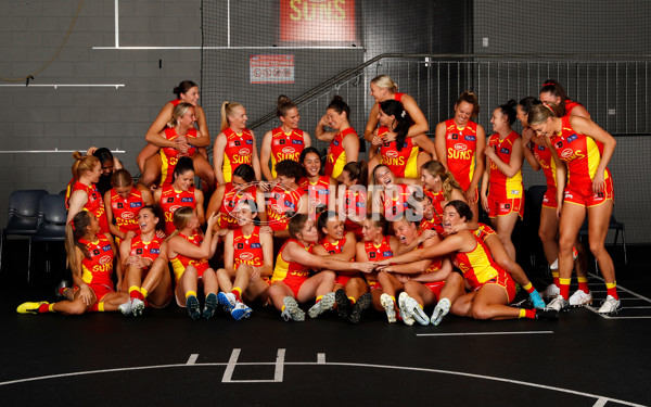 AFLW 2022 Media - Gold Coast Suns Team Photo Day S7 - 989708