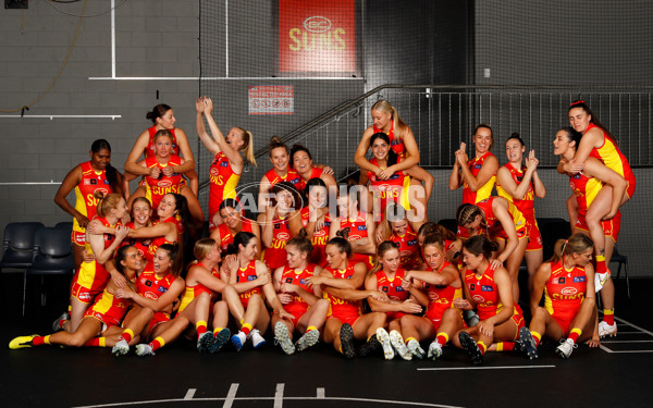 AFLW 2022 Media - Gold Coast Suns Team Photo Day S7 - 989704