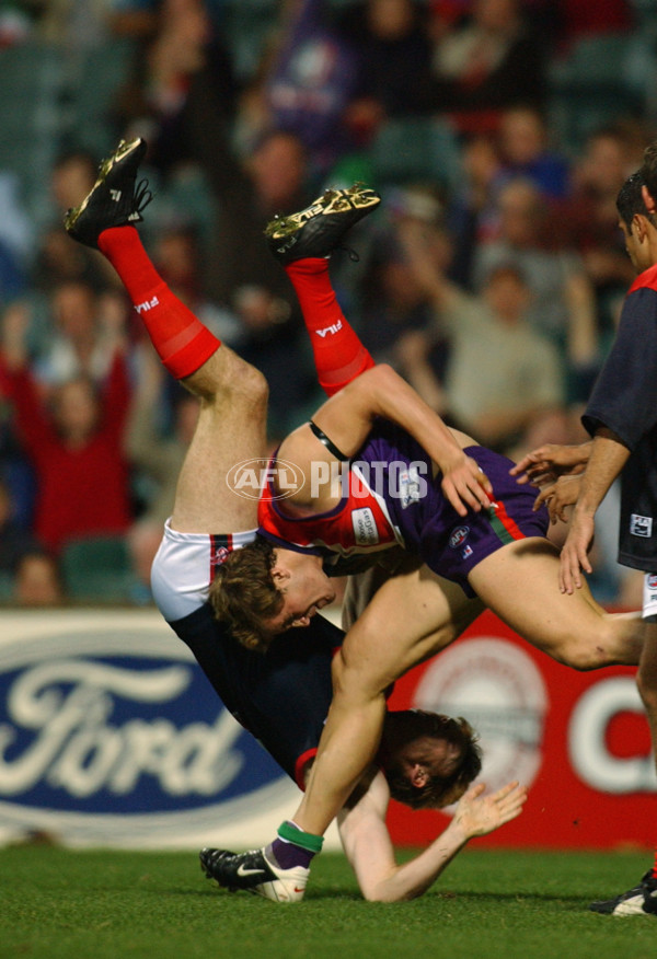 AFL 2002 Rd 8 - Fremantle v Melbourne - 134214