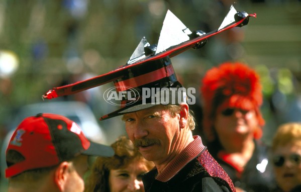 AFL 2000 Grand Final - Essendon v Melbourne - 151840