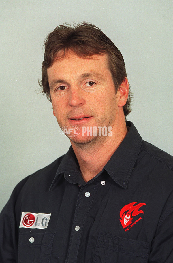 AFL 2000 Media - Melbourne Team Portraits - 164308