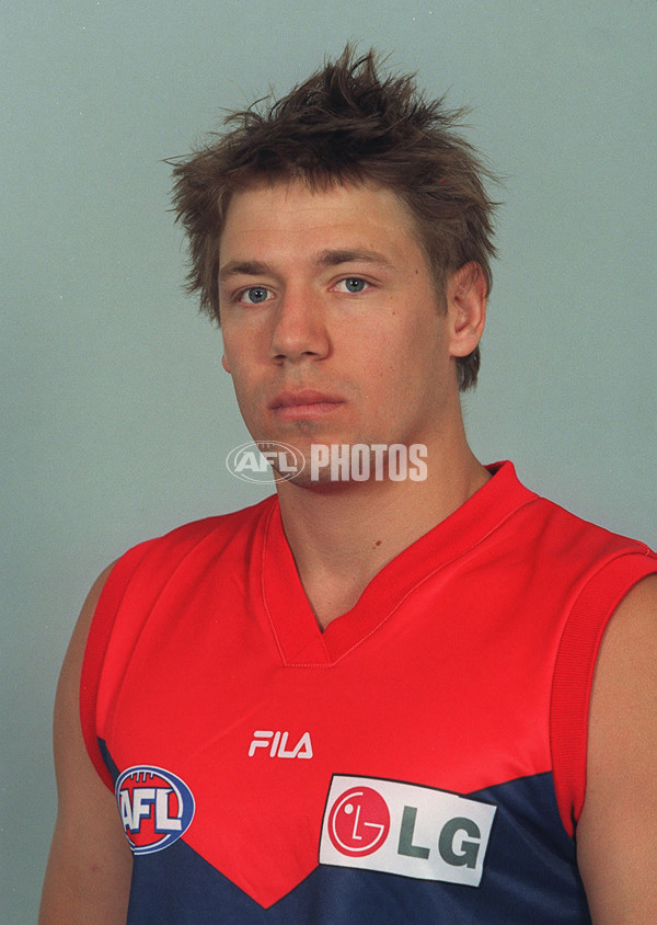 AFL 2000 Media - Melbourne Team Portraits - 164300