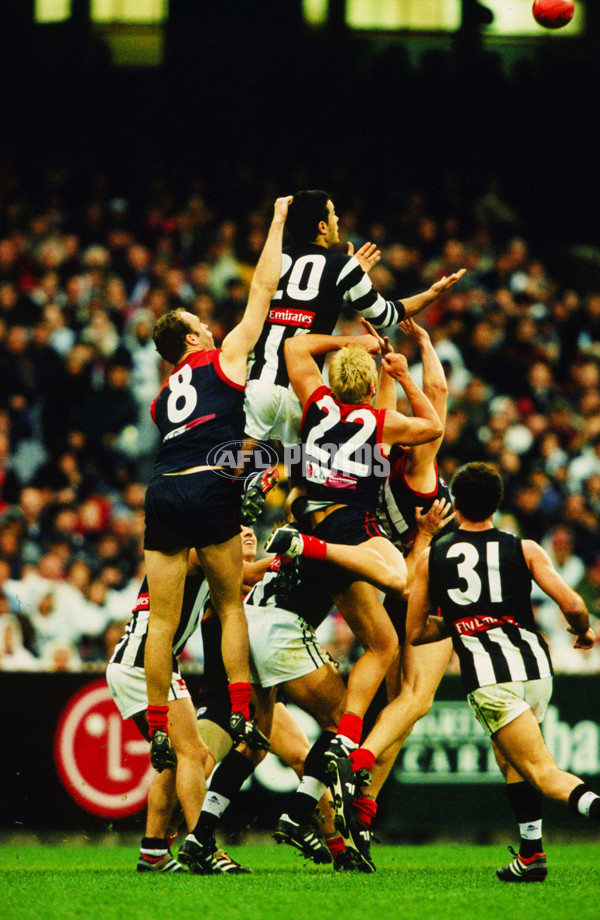 AFL 2001 Round 11 - Melbourne v Collingwood - 22495